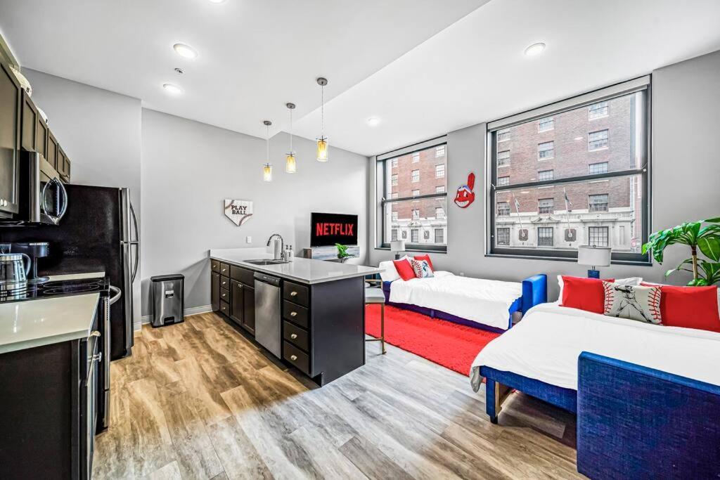 Ferienwohnung 2Br Unit In The Heart Of Dt With View Of Playhouse Square, Pool & Gym Access- 305 Cleveland Exterior foto