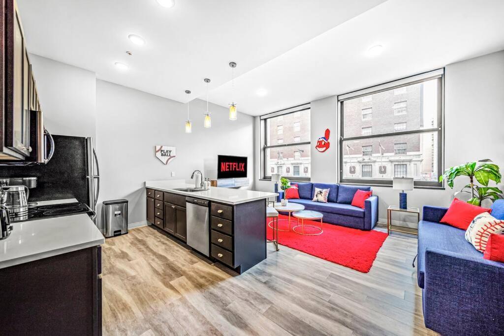 Ferienwohnung 2Br Unit In The Heart Of Dt With View Of Playhouse Square, Pool & Gym Access- 305 Cleveland Exterior foto