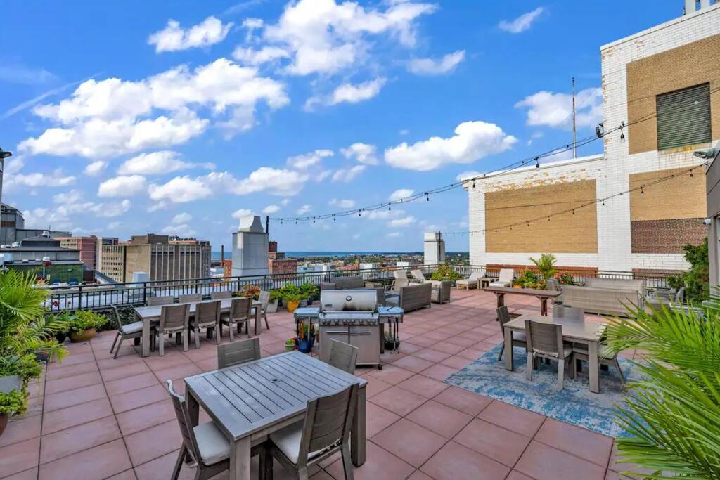 Ferienwohnung 2Br Unit In The Heart Of Dt With View Of Playhouse Square, Pool & Gym Access- 305 Cleveland Exterior foto